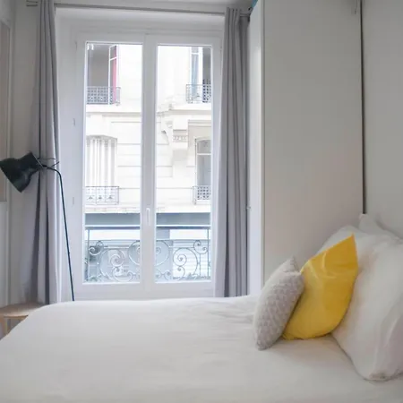 Beautiful Design And Bright Appt In Paris Apartment Paris